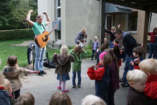 gal/2010/2010 Saitentwist Kita Dreistein 13.09/2010 Saitentwist in Dreistein Musikprojekt 014.jpg